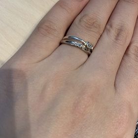 【エクセルコダイヤモンド(EXELCO DIAMOND)の口コミ】 いろんなデザインのものを旦那さんと２人で、
候補を出していただきながら…