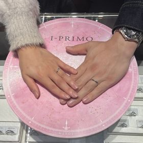 【アイプリモ(I-PRIMO)の口コミ】 婚約指輪がダイアが一つついている少し派手目のデザインのため結婚指輪は…