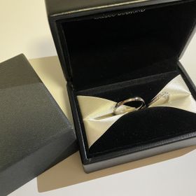 【エクセルコダイヤモンド(EXELCO DIAMOND)の口コミ】 指輪の価格は２人合わせて25万円程度で探していました。彼はストレートタ…