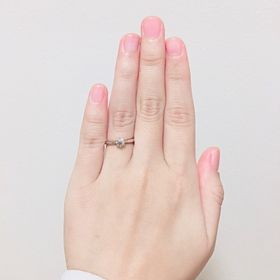 【銀座ダイヤモンドシライシの口コミ】 シンプルな一粒ダイヤの指輪を探していました。こちらはリングの形にほん…