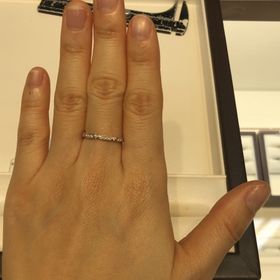 【LUCIE(ルシエ)の口コミ】 ほどよくダイヤもデザイン性もあり、一目見て決めました！エタニティリン…