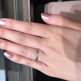 【アイプリモ(I-PRIMO)の口コミ】 二つの指輪を重ねると道ができるデザイン性がとてもいいです。少しのダイ…