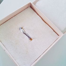 【ジュエリーKANDAの口コミ】 店員さんがおすすめしてくださったのもありますが、女性のリングのみ表面…