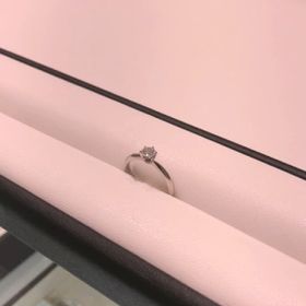 【GALA JEWELRY(ガラジュエリー)の口コミ】 シンプルで毎日着けるのに向いているリングを探しており、こちらのリング…