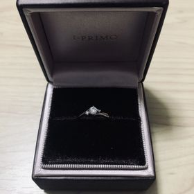 【アイプリモ(I-PRIMO)の口コミ】 ウェーブ状のシンプルなデザインの指輪を色々と探していたところ、アイプ…