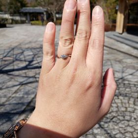 【HOSHI no SUNA 星の砂(ほしのすな)】の口コミ 流れるような曲線が美しく、短い指もスラッと見せてくれるところが気に入り...