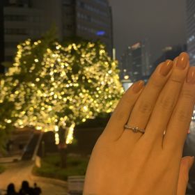 【ラザール ダイヤモンド(LAZARE DIAMOND)の口コミ】 前から欲しかったところの指輪で、人と被らないのもよかったです。形は私…