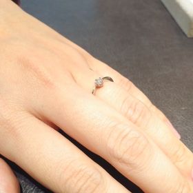 【TRECENTI(トレセンテ)の口コミ】 エンゲージリングとマリッジリングを合わせて購入しました。彼女の希望で…