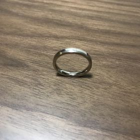 【ラザール ダイヤモンド(LAZARE DIAMOND)の口コミ】 二つの素材がくっついてできており、シンプル過ぎないのでかっこいいと感…