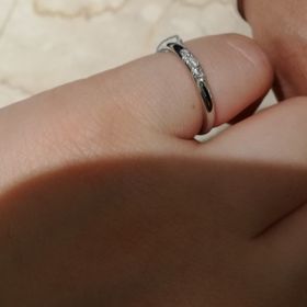 【AbHeri(アベリ)の口コミ】 ブランドの雰囲気、指輪のデザインとその由来が素敵だなと思い、販売員の…