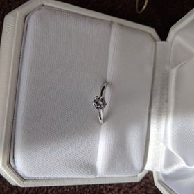 【カオキ　ダイヤモンド専門卸直営店の口コミ】 質の高いダイヤモンドが選択できたのとカット技術が高いのが決め手となり…