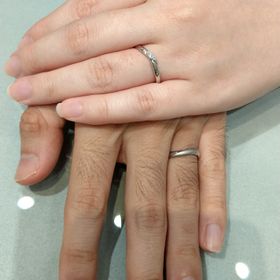 【アイプリモ(I-PRIMO)の口コミ】 凝ったデザインや装飾の多いデザインではなく、シンプルなデザインの指輪…