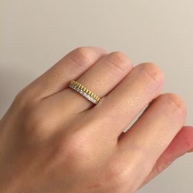【ブシュロン(BOUCHERON)の口コミ】 普段イエローゴールドのアクセサリーしかしないので、ゴールドのものを探…