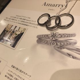 【銀座ダイヤモンドシライシの口コミ】 一目惚れでした。ゴージャスさと、婚約指輪との組み合わせがとても良いと…
