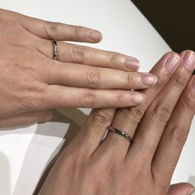 【ラザール ダイヤモンド(LAZARE DIAMOND)の口コミ】 2人ともストレートタイプが希望で結婚指輪を探していた。女性の場合、複数…