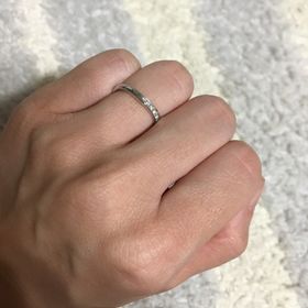 【ラザール ダイヤモンド(LAZARE DIAMOND)の口コミ】 ストレートかウェーブで悩みましたが、より指にフィットするウェーブを選…