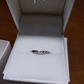 【1122 iifuufu bridal(いい夫婦ブライダル)の口コミ】 結婚20年目の妻へのプレゼントを探していてしばらく指輪等のプレゼントを…