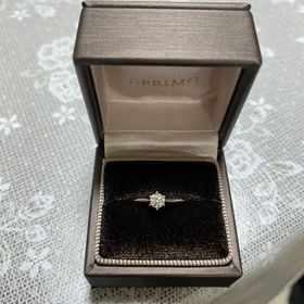 【アイプリモ(I-PRIMO)の口コミ】 指輪のデザインはストレートでの購入。
今年度のオススメという事もありデ…