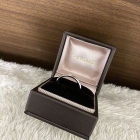 【アイプリモ(I-PRIMO)の口コミ】 指輪のデザインはストレート。質感から何からとても良く、どなたでもスマ…