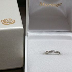 【Mariage ent(マリアージュエント)の口コミ】 シンプルなデザインがいい彼とちょっと変わったデザインのほうが好みの私…