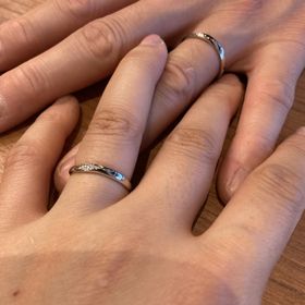 【銀座ダイヤモンドシライシの口コミ】 シンプルなものを選んで且つ、試着時に着け心地の良いものということで、…