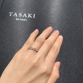 【TASAKI(タサキ)の口コミ】 ダイヤのついた華やかな結婚指輪を探しておりました。
昔から母の付き添い…