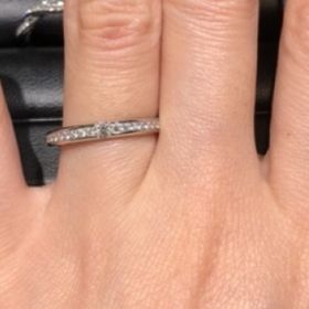 【ラザール ダイヤモンド(LAZARE DIAMOND)の口コミ】 アプローズという指輪です。センターダイヤはもちろんの事、ハーフエタニ…