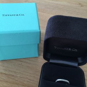 【ティファニー(Tiffany & Co.)の口コミ】 お互いにデザインが気に入っていたことと、シンプルな中に上品な雰囲気が…