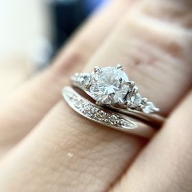 【宝寿堂(ほうじゅどう)の口コミ】 センターダイヤモンドのクオリティは4Cのうち3つが最高レベル、にも関わら…