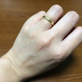 【ティファニー(Tiffany & Co.)の口コミ】 シンプルなものを探していたので、これにしました。特にどこのブランドが…