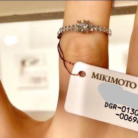【MIKIMOTO(ミキモト)の口コミ】 ミキモトのエンゲージリングはダイヤの輝きが非常に美しく、一瞬見ただけ…