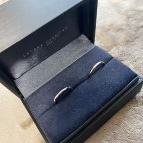 【ラザール ダイヤモンド(LAZARE DIAMOND)の口コミ】 結婚指輪をはめたときにしっくりと指に馴染む感じがあり、普段アクセサリ…