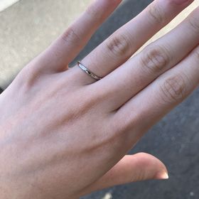 【湘南彫金工房 andfuseの口コミ】 プラチナの丸型で、水面の加工を選びました。

色合いとデザインが気に入…