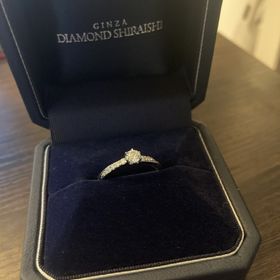 【銀座ダイヤモンドシライシの口コミ】 デザインに一目惚れした為、選びました。婚約指輪を選ぶ為、インターネッ…