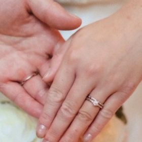 【4℃ BRIDAL(ヨンドシーブライダル)の口コミ】 婚約指輪を購入させて頂いた以来、４℃さんの大ファンになり、結婚指輪も、…