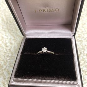 【アイプリモ(I-PRIMO)の口コミ】 結婚指輪とのバランスを考えて選びました。婚約指輪だけでもステキなデザ…