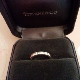 【ティファニー(Tiffany & Co.)の口コミ】 石がレールどめになっているので引っかかりがなく、石どれもないので子供…