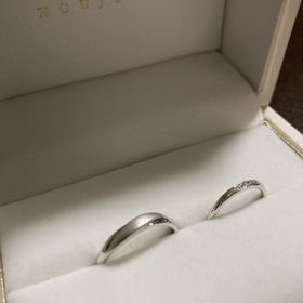 【宝寿堂(ほうじゅどう)の口コミ】 エンゲージリングも宝寿堂さんで購入したので、揃えて選びました。自分の…