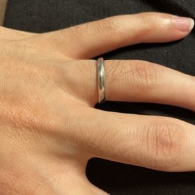 【VANillA(ヴァニラ)の口コミ】 デザインが良かったので選びました。男性の方は部分的に艶消し加工を加え…