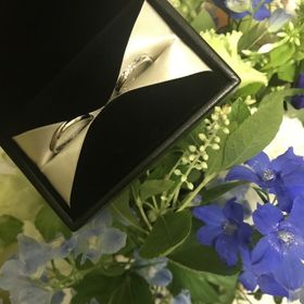 【エクセルコダイヤモンド(EXELCO DIAMOND)の口コミ】 デザインはどれも上品で存在感があり、本当に迷いました。
ただわたしの選…