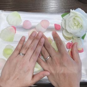 【COLANY(コラニー)の口コミ】 シンプルなデザインでありながら個性もある所が気に入って選びました。婚…