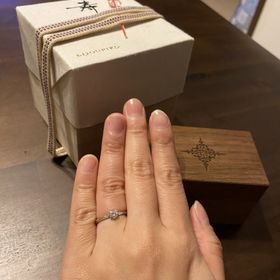 【PORTADA(ポルターダ)の口コミ】 デザインが、ダイヤの輝きをしっかりと強調されていたから。着け心地が良…