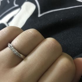 【GALA JEWELRY(ガラジュエリー)の口コミ】 指輪のデザインが可愛かった。ウェーブがかかっているところにダイヤが付…