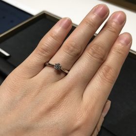 【銀座ダイヤモンドシライシの口コミ】 シンプルで歳を重ねても長く使えるデザインのもの・せっかくなので婚約指…