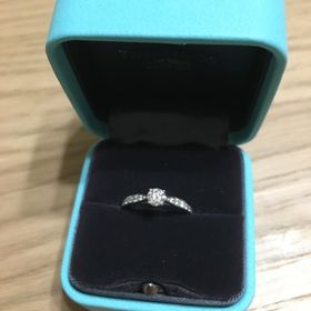 【ティファニー(Tiffany & Co.)の口コミ】 婚約指輪は憧れのブランドのものがいい…！とずっと密かに思ってい…