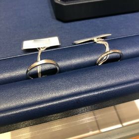 【銀座ダイヤモンドシライシの口コミ】 bouquetはダイヤが入っている部分が2箇所に分かれており、正面向きにする…