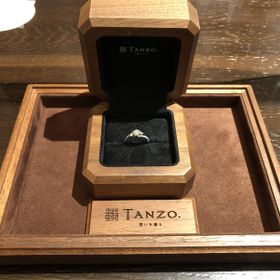 【TANZO.(鍛造指輪)の口コミ】 オーダーメイドで自分の意見を反映できるから
また、製造方法等も詳しく教…