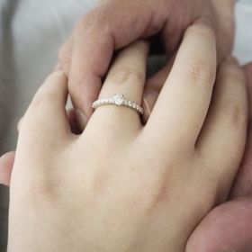 【ラザール ダイヤモンド(LAZARE DIAMOND)の口コミ】 できればエタニティリングのようなデザインが良かったので、トライベッカ…