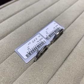 【TRECENTI(トレセンテ)の口コミ】 レディース・・・ストレートタイプで斜めにメレダイヤが15石くらいグラデ…