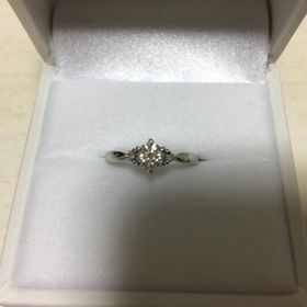 【宝寿堂(ほうじゅどう)の口コミ】 ハイブランドの結婚指輪のみを購入するか
ブランドに拘らず婚約指輪と結婚…